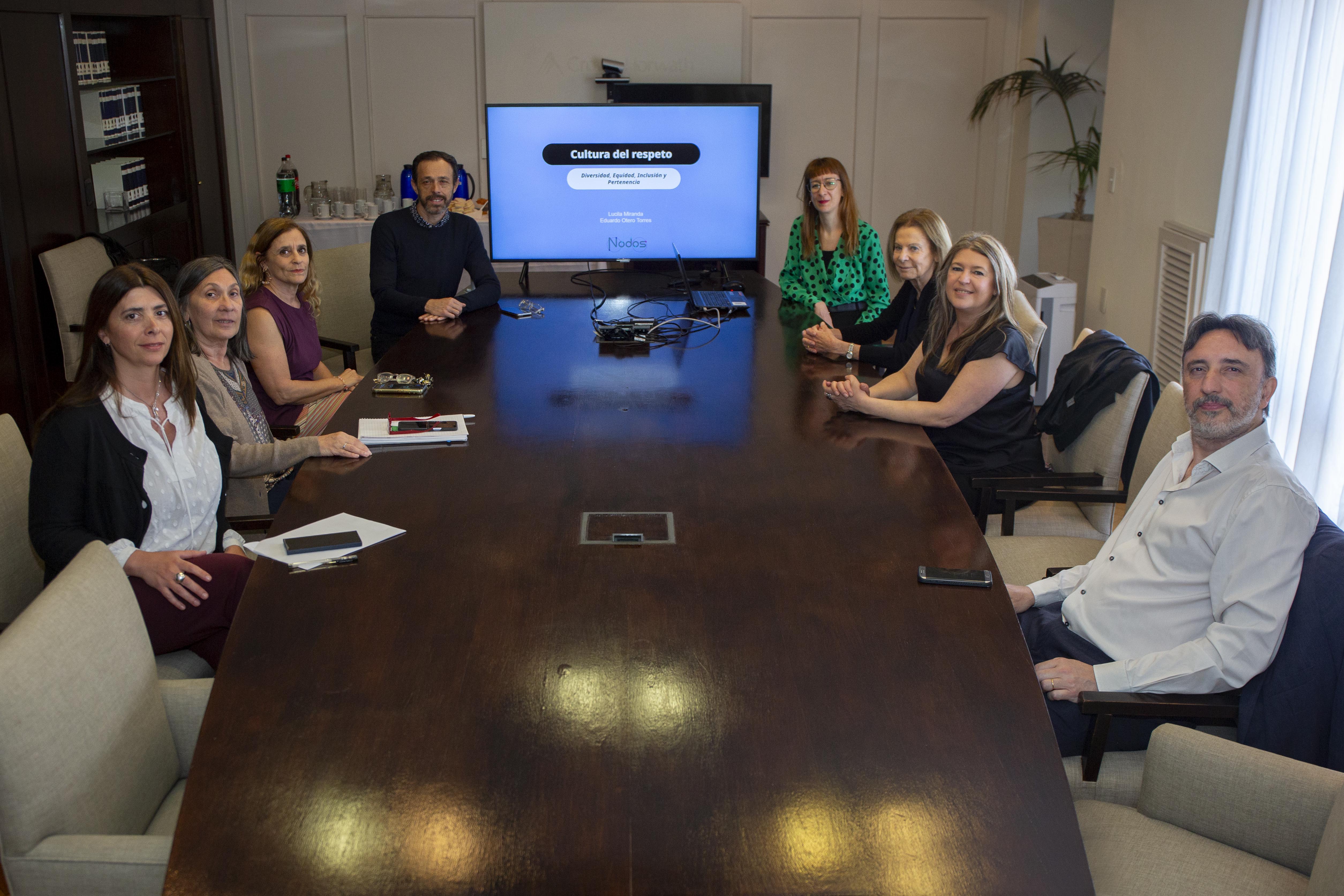 Los responsables de sectores dependientes de Presidencia y la juez Inés M. Weinberg asistieron a la capacitación.