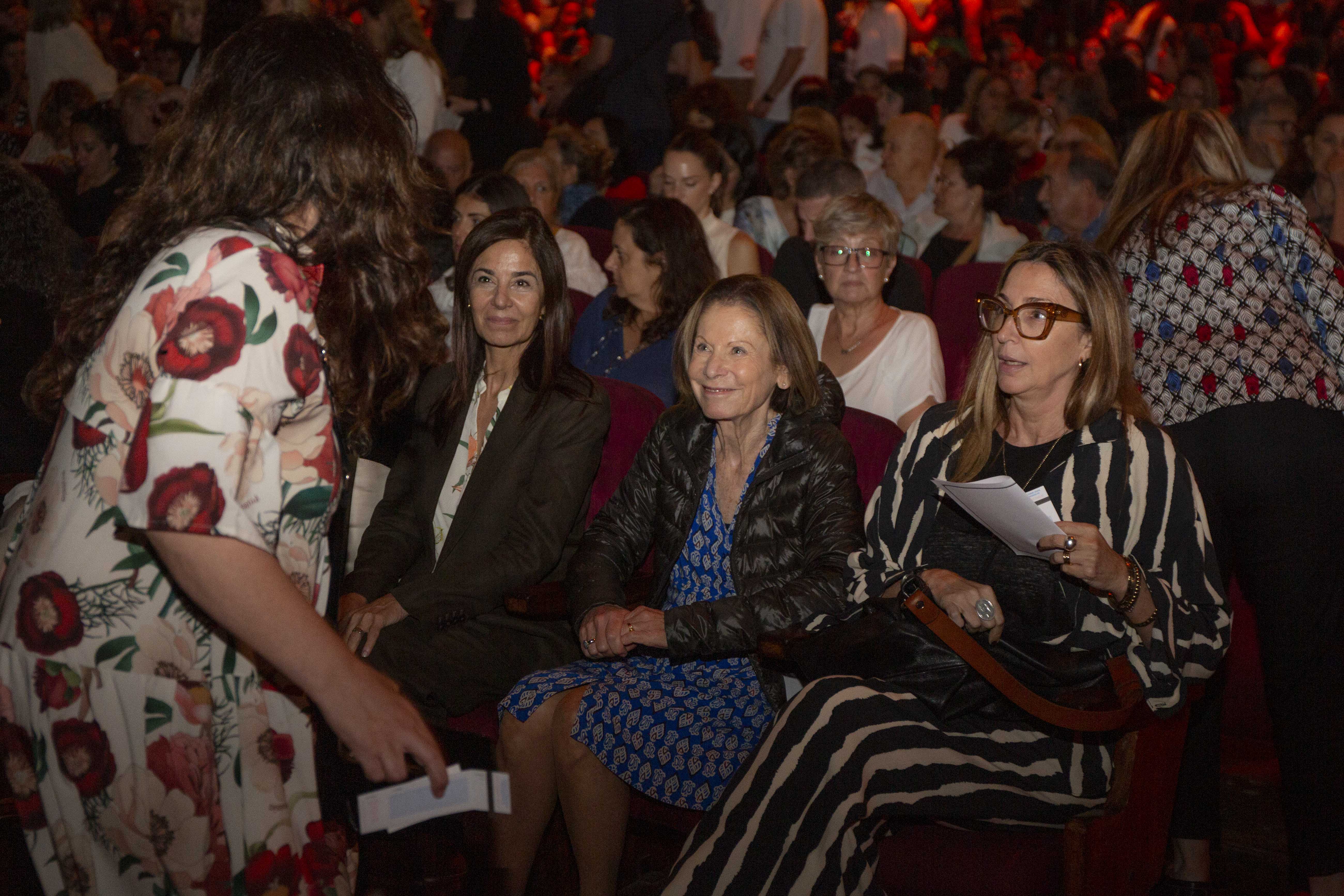 Las juezas Inés M. Weinberg y Marcela De Langhe asistieron a la reprensentación de la obra.