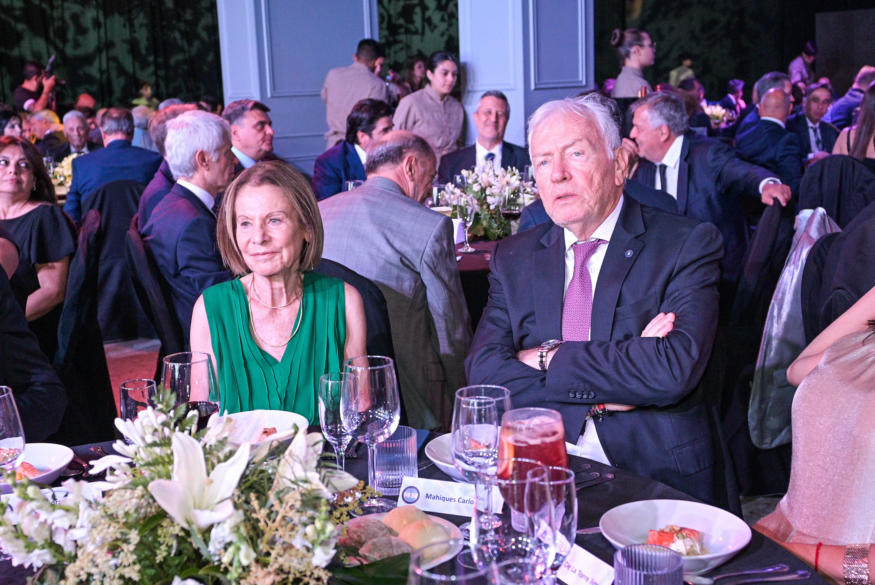 La Dra. Inés M. Weinberg junto al Dr. Carlos Mahiques