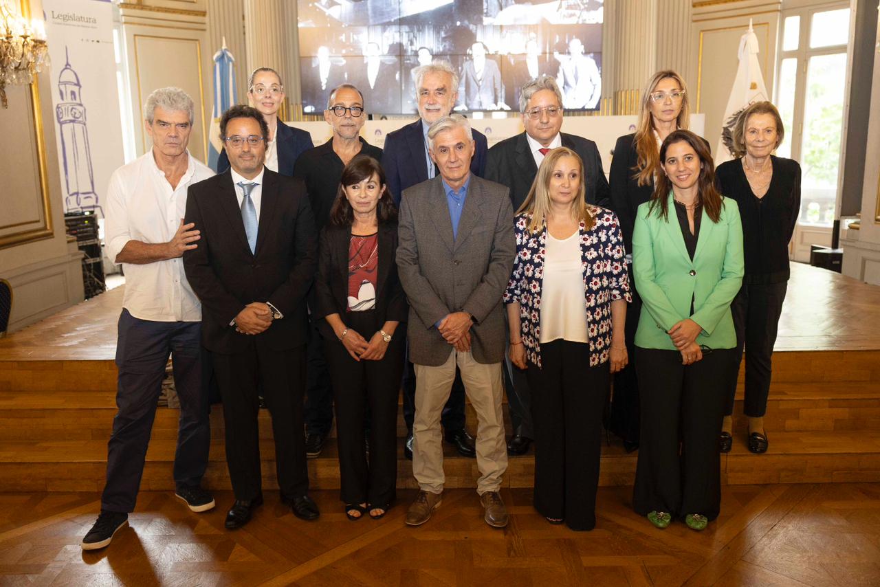 La presidente del TSJ, Inés M. Weinberg, junto a otras autoridades presentes en el acto aniversario del Juicio a las Juntas.