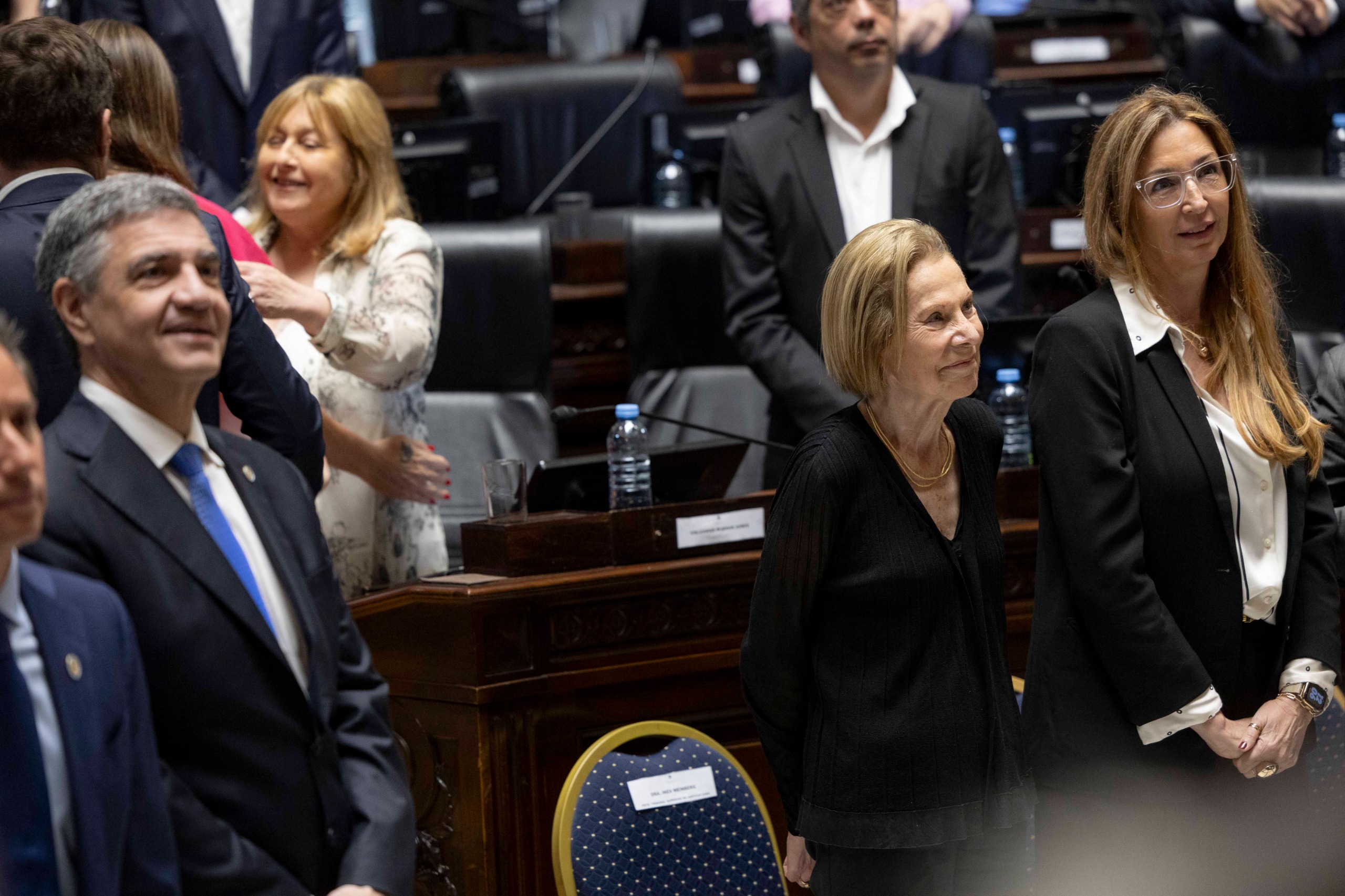 De izq. a der: El jefe de gobierno porteño, Jorge Macri; la presidente del TSJ; Inés M. Weinberg; y Karina Leguizamón, presindente del Consejo de la Magistratura, en el hemiciclo del recinto de sesiones.